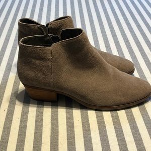 Bass booties, great condition